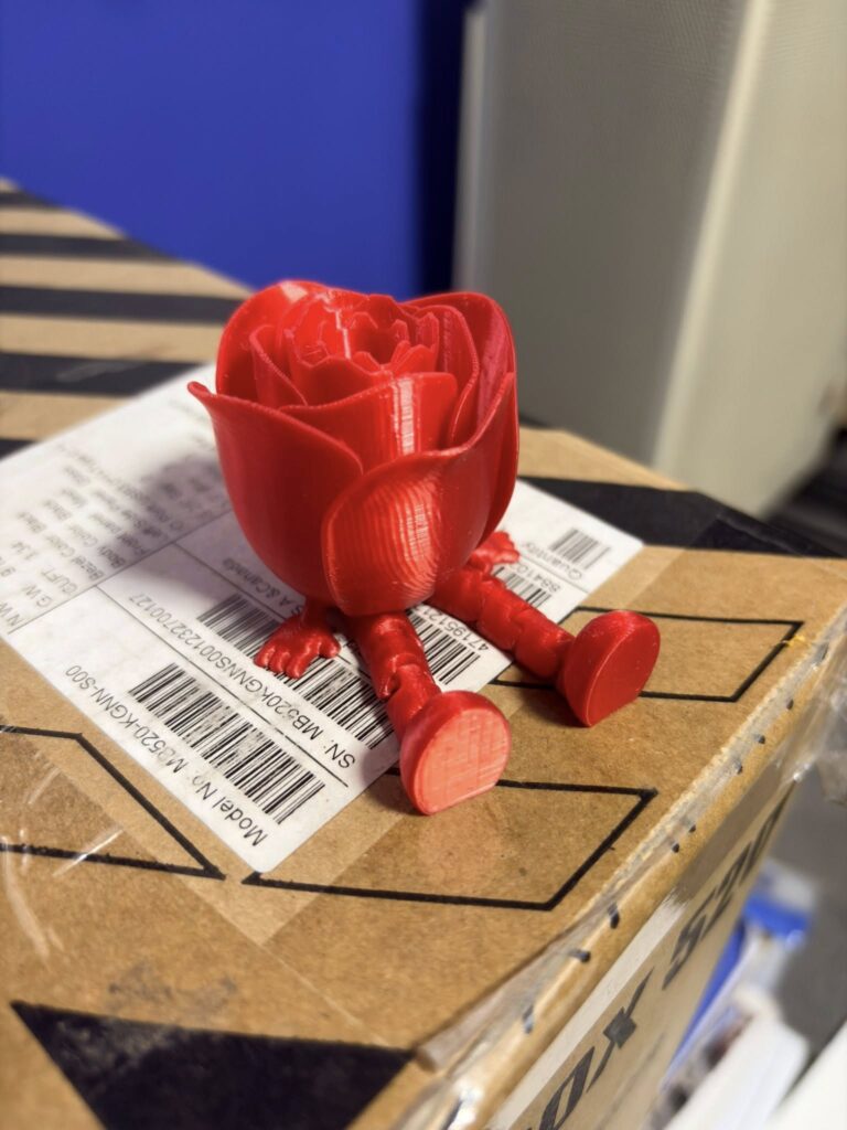 Nőnapi ajándék rózsa figura